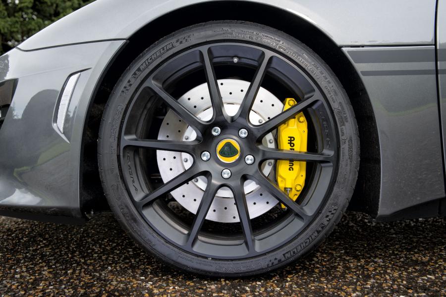 Колеса Lotus Evora Sport 410 2016 года  (UK) (фото 20 из 20)